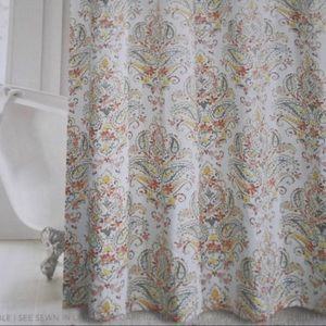 Envogue Paisley Shower Curtain